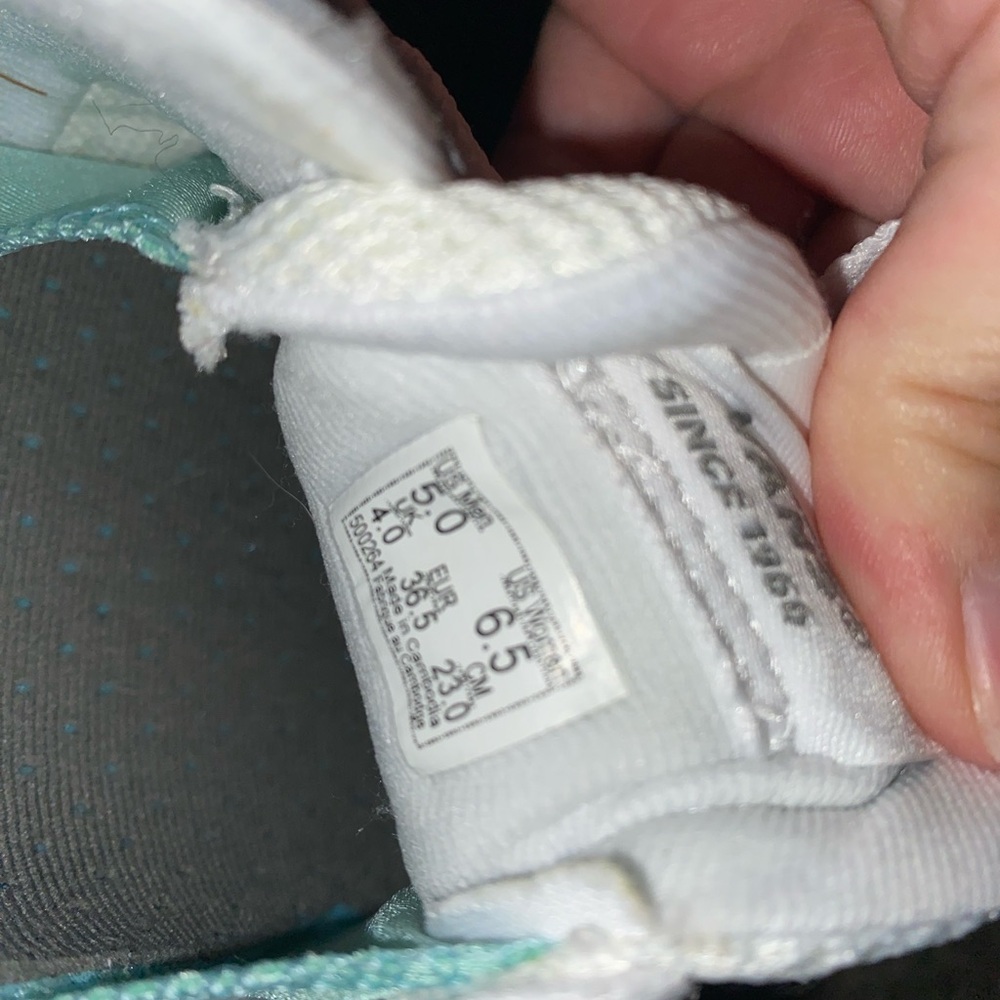 NWOT Vans Lowland Sneakers - Picture 4 of 4